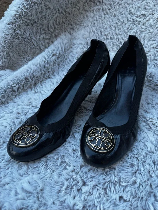 Tory Burch Black Patent Leather Logo Heels with Gold Emblem