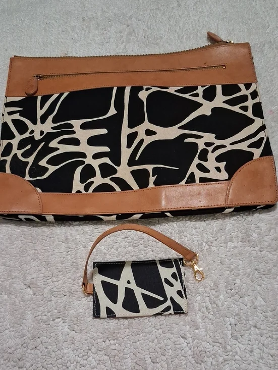 Diane Von Furstenberg Black and Tan Abstract Pattern Set