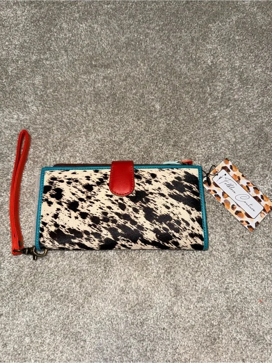 🤍 Brand new with tags FolkLore Couture wallet.