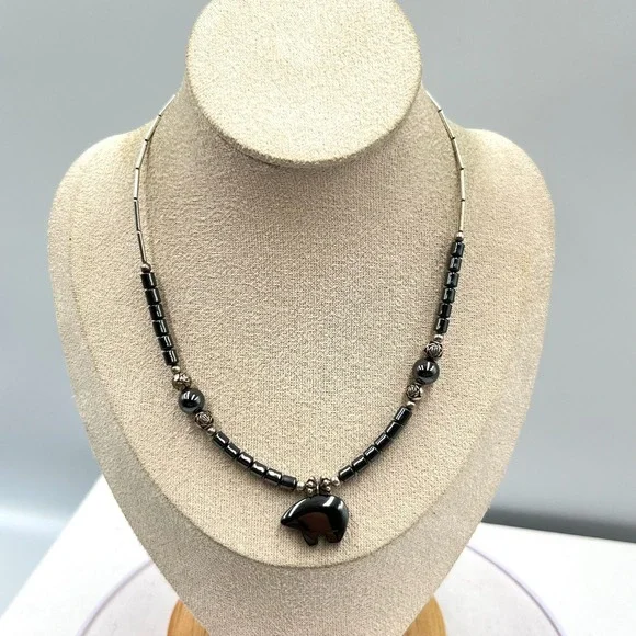 Vintage Southwestern Hematite Bear‎ Fetish Necklace Black Stone Bead Retro
