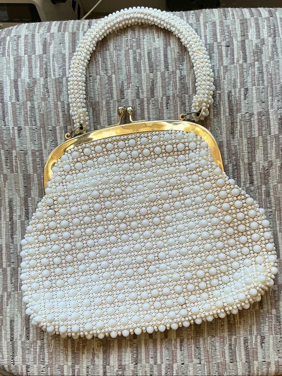 Vintage-Inspired Ivory Beaded Handbag with Gold Frame