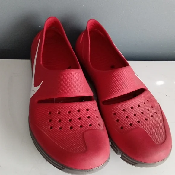 Nike Water Shoes Red‎ Slip On Athletic Aqua Clogs Mens size 15