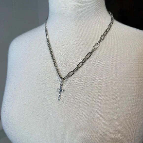 Minimalist Silver split chain Necklace with Cross Pendant