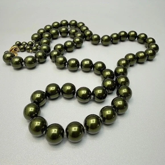 Vintage Joan Rivers Dark Green Faux Pearl Necklace 39