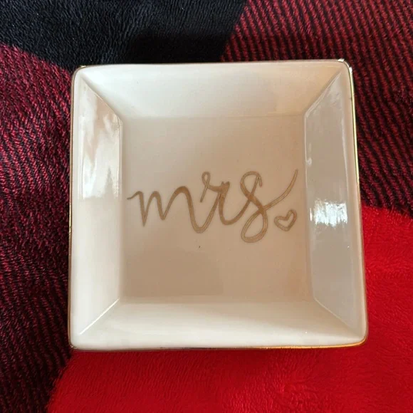 Mrs Ring Dish