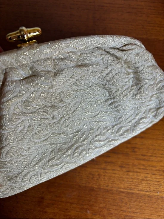 Vintage gold brocade clutch with locking clasp