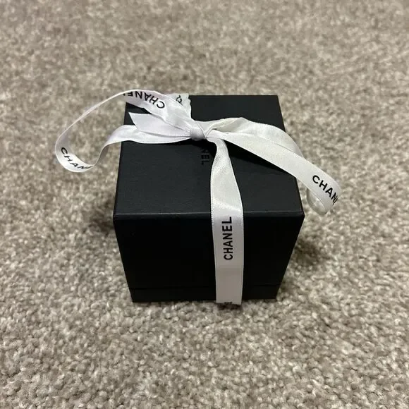EMPTY REPLACEMENT INNER OUTER RING BOX / RIBBON / PILLOW - CHANEL 4