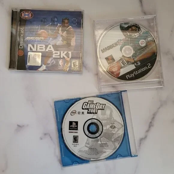 Bundle of 4 sport video games footlball basketball