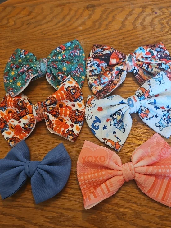 Bluey Holiday Bows With Clips