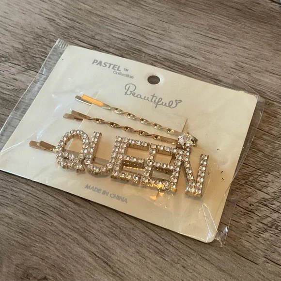 Gold 'QUEEN' Rhinestone Hair Clip Set