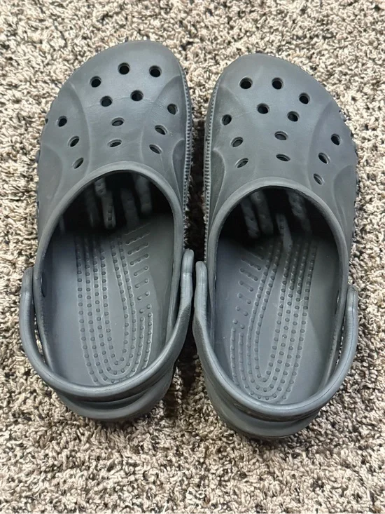 CROCS Classic Clog in Charcoal Gray