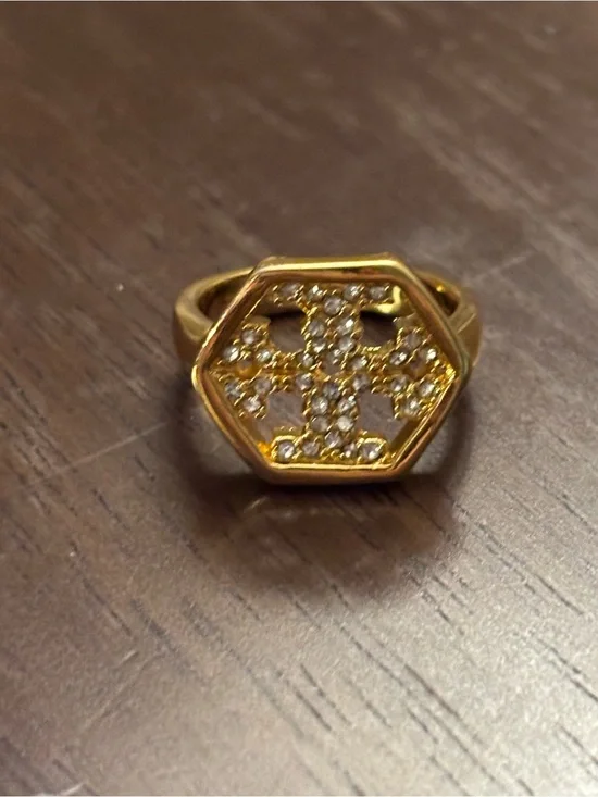 Bnwot Tory Burch Gold-plated Hexagon logo Ring with Clear Stones, size 7