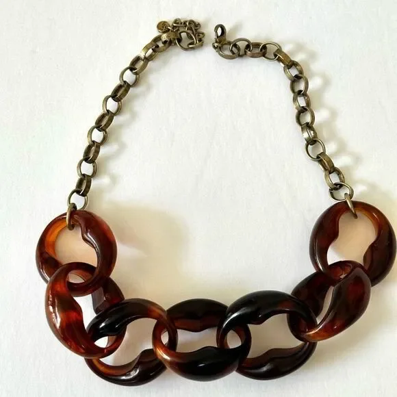 Loft amber colored chunky necklace