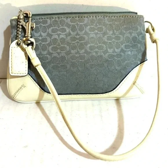 Coach vintage cc signature print  canvas wristlet wallet