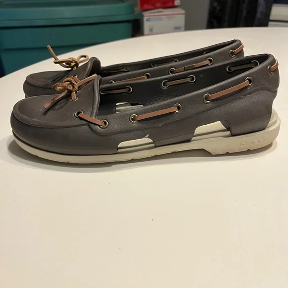 CROCS men’s boat shoes size 10 brown suede laces