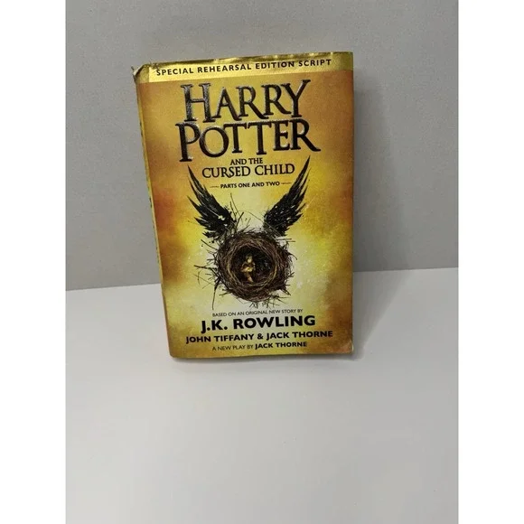 Harry Potter and‎ the Cursed Child - Parts One & Two : The Official Script...