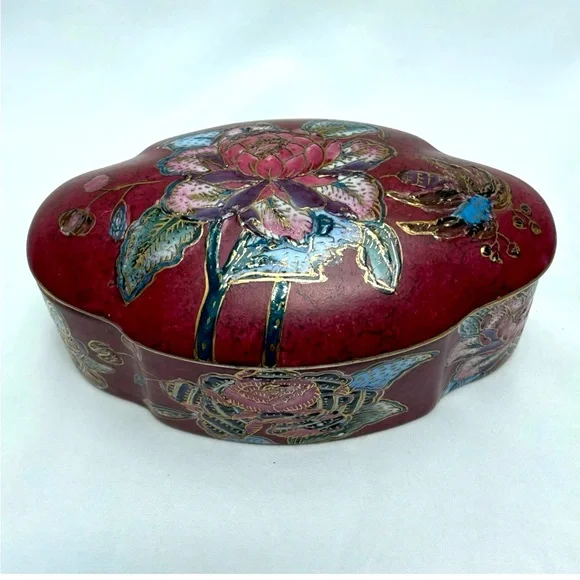 Vintage JCPenney Hand Painted Water Lily Leaves Porcelain Trinket Box