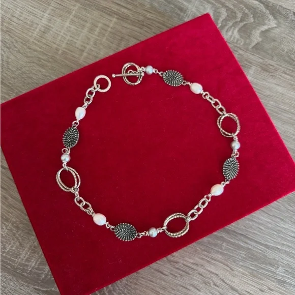Michael Dawkins Silver&Pearl necklace 17”