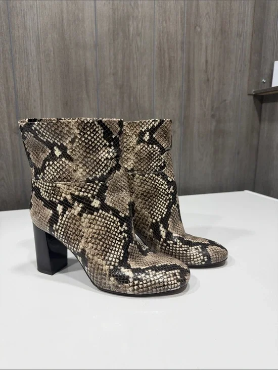 Tory Burch Snake Print Leather Ankle Booties Women’s Size 8M Pointed Toe
