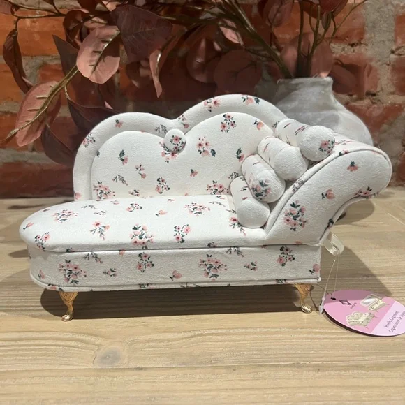 NWT Floral Mini Chaise Lounge Jewelry Box Organizer