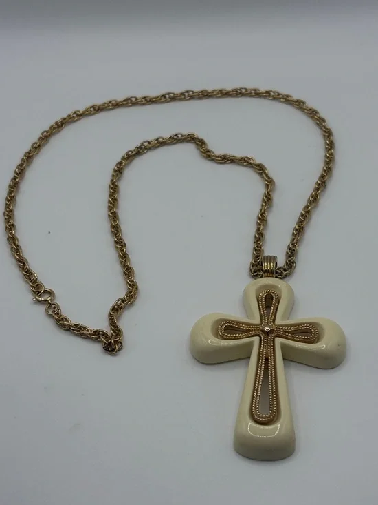 Vintage 1975 Sarah Coventry Gold-Tone Chain with Cream Cross Pendant