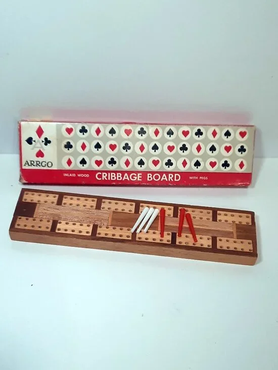 Vintage 70's ARRCO  Wood Cribbage Board In Original Box With Pegs 60607