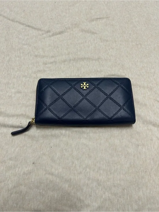 Tory Burch Georgia Quilted Look Leather Wallet Navy Blue Gold Logo Clean Classy
