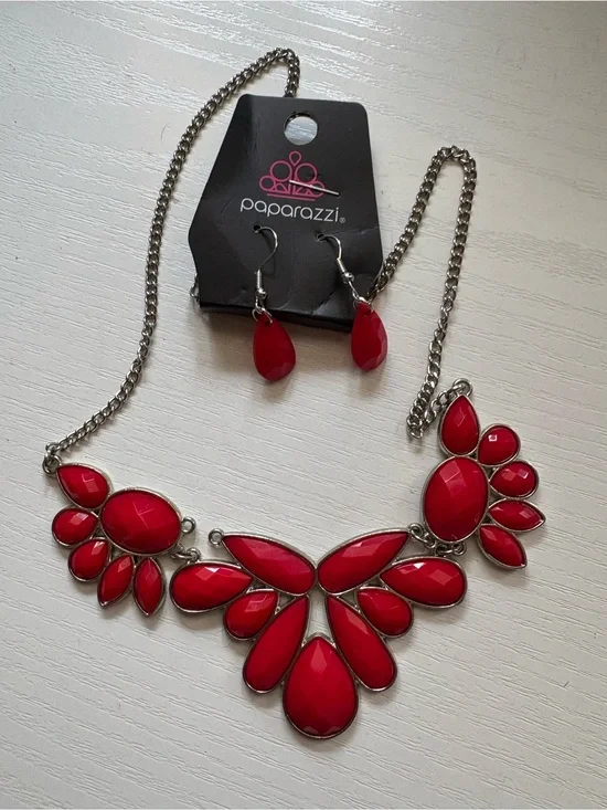 paparazzi Bright Red Teardrop Bib Necklace with Matching Drops