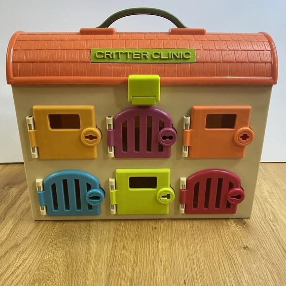 Battat B‎ Critter Clinic Pet Vet Animal Hospital No Accessories Or Figures