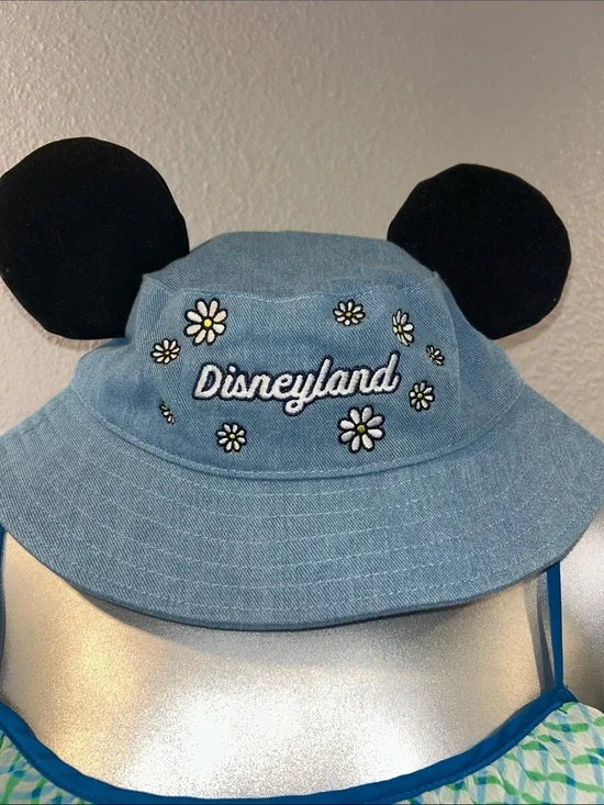 NWOT Disneyland Light Blue Daisy Embroidered Bucket Hat with Black Ears