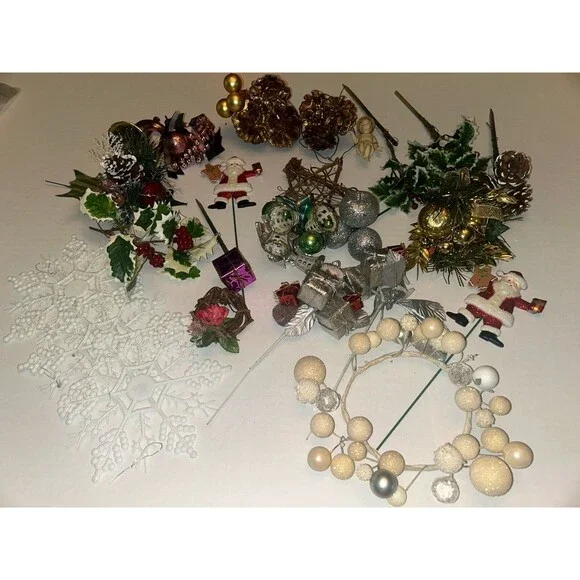 Lot Of Christmas Wreath Decor Comes As Pictured
