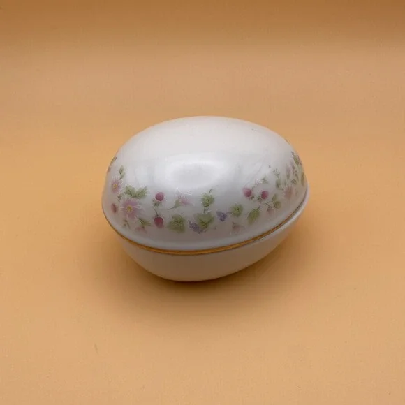Egg Shaped Trinket Box Floral Ivy Trim Gold Rim Edge Ceramic Made in Japan Vtg