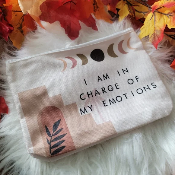 4/28 Cosmetic Pouch / Essential Pouch Storage Organizer