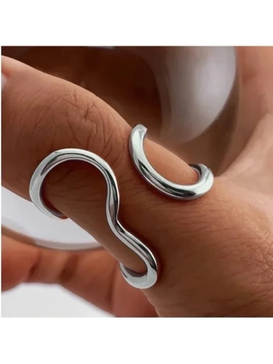 New! Silver Abstract Ring (One Size) NWOT (1069)