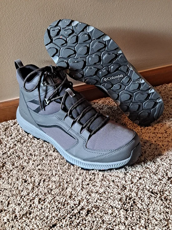 Columbia Men's Re-Peak Mid Hiking Boots dark grey & black Size 13