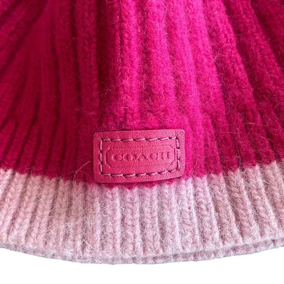 COACH KIDS One Size Pink Cashmere Angora Wool Knit Beanie Hat Leather Logo Patch