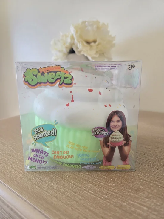 Squeeze Sweetz Cupcake Squishy -