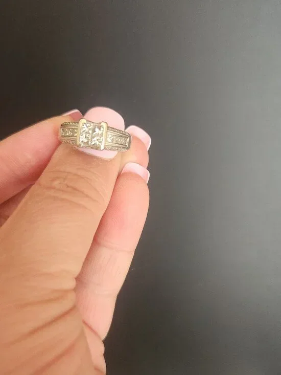 Diamond engagement ring