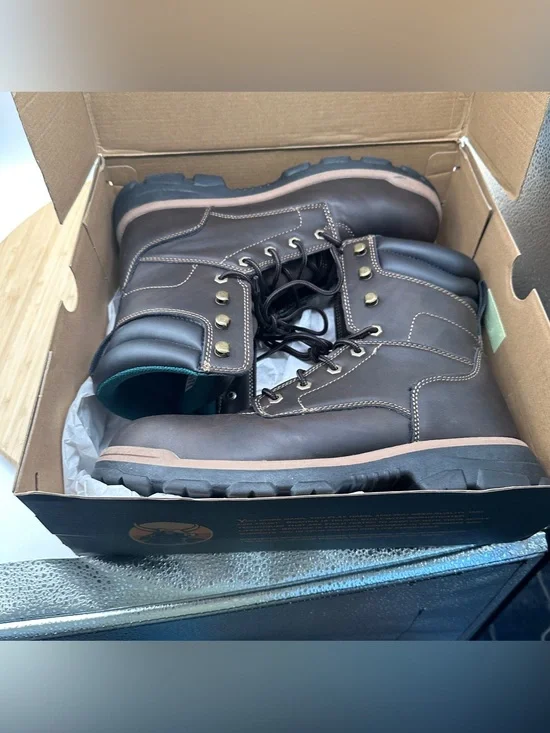 New in Box - Men’s Brahma Boots size 11