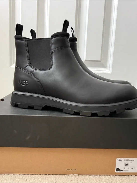 UGG Men's Waterproof Hillmont Chelsea Boots in Black