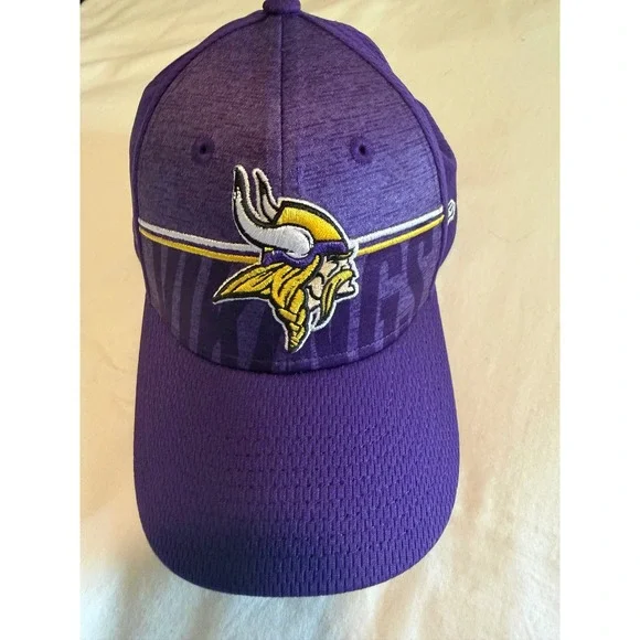 New Era Minnesota Vikings NFL Youth 9FORTY Snapback‎ Hat Purple Norseman Logo