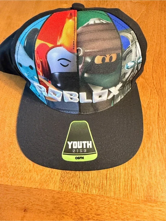 Roblox Youth Snapback Hat Flat Brim OSFM One Size Character Graphic Cap