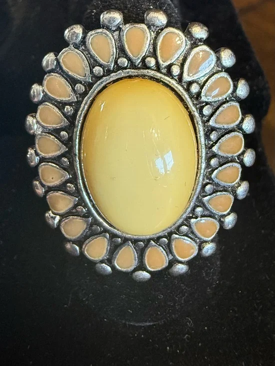 paparazzi Yellow Oval Cabochon Silver-Tone Statement Ring