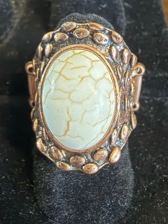 paparazzi Cream Stone Oval Ring in Antique Gold Tone