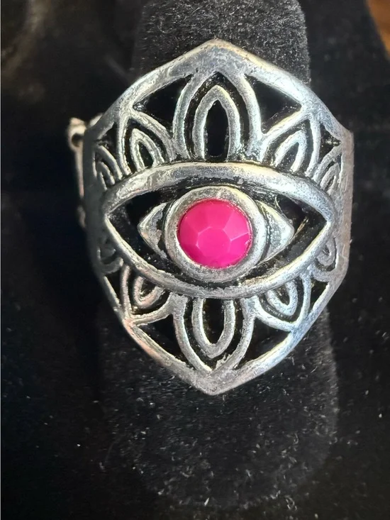 paparazzi Silver-Tone Eye Motif Ring with Hot Pink Center