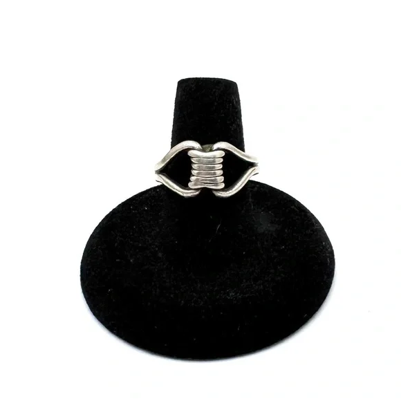 Sterling Silver Open Loop Knot Ring Size 7 1/2