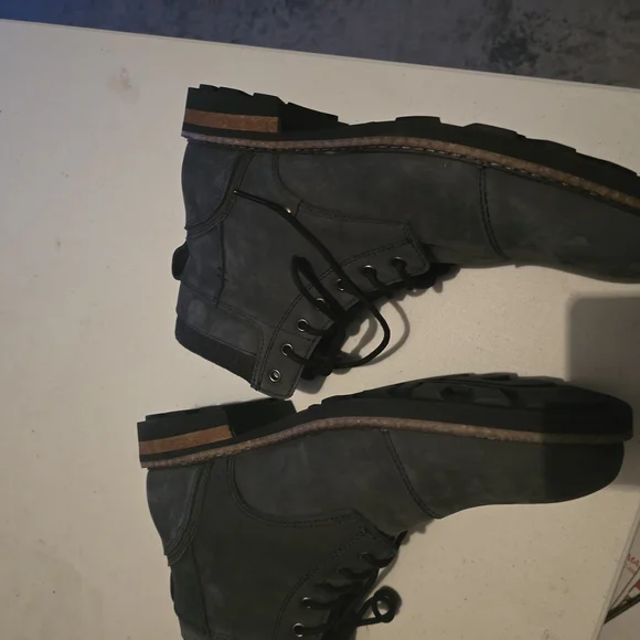 Northwest‎ Territory Black Ankle Boots with Suede Finish