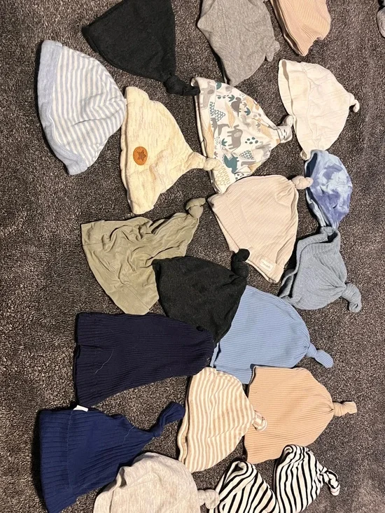 Assorted Baby Knot Hats - Neutral & Blue Mix