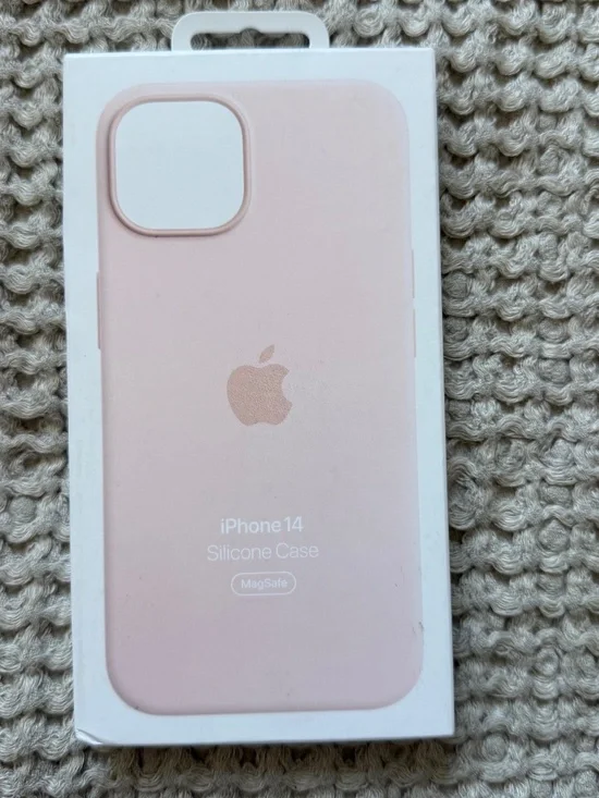 NWT iPhone 14 silicon case in pink