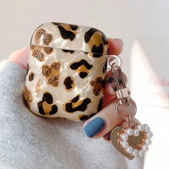Leopard‎ AirPod Case, Cute AirPod with keychain Compatible for AirPods 1/2 & Pro